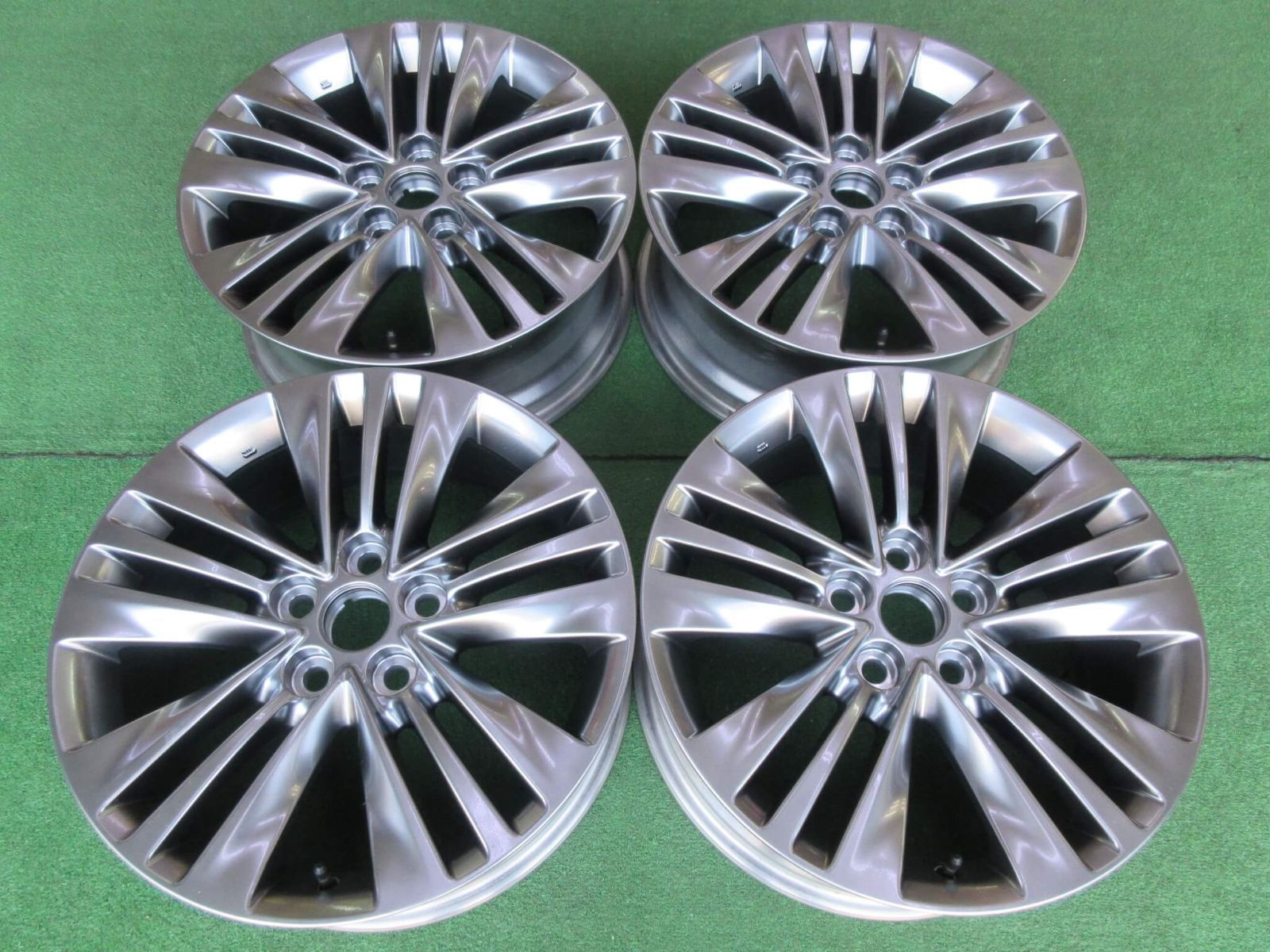 新車外し】トヨタ 40系 アルファード 純正 ホイール18インチ 新車外し