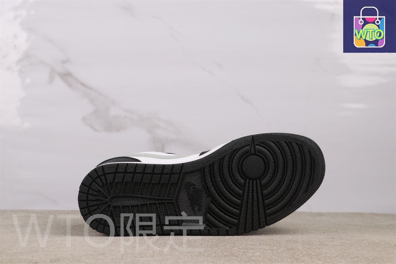 sold♡ご購入決まりました！ 今日特価】Air Jordan / エア ジョーダン ブラック ホワイト