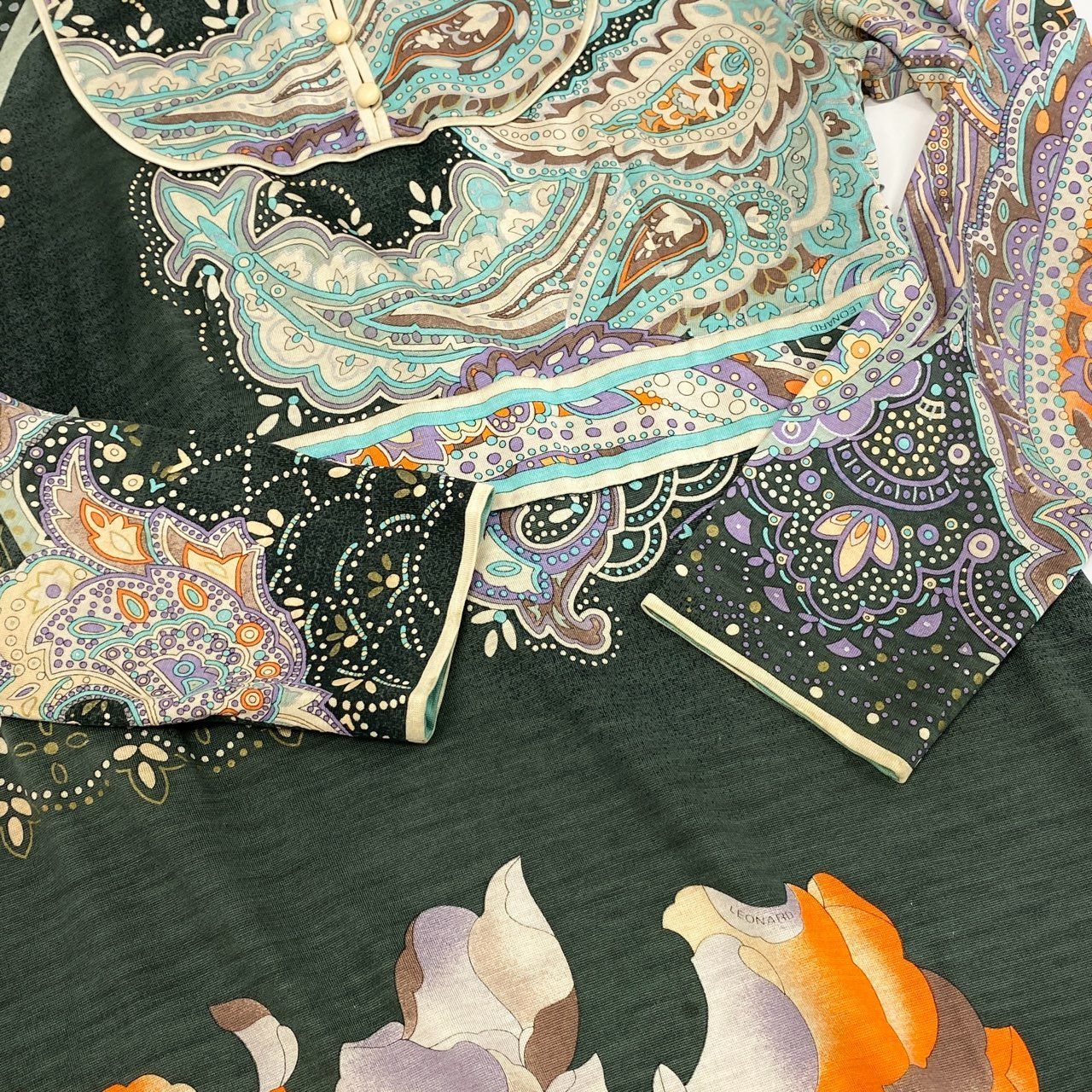 85i12 LEONARD レオナール 長袖ワンピース 総柄 薄手ワンピース