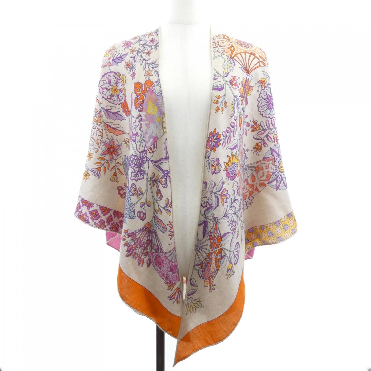 エルメス HERMES FLEURS ET PAPILLONS DE TISSUS H362786S トライアングルジェアン STOLE