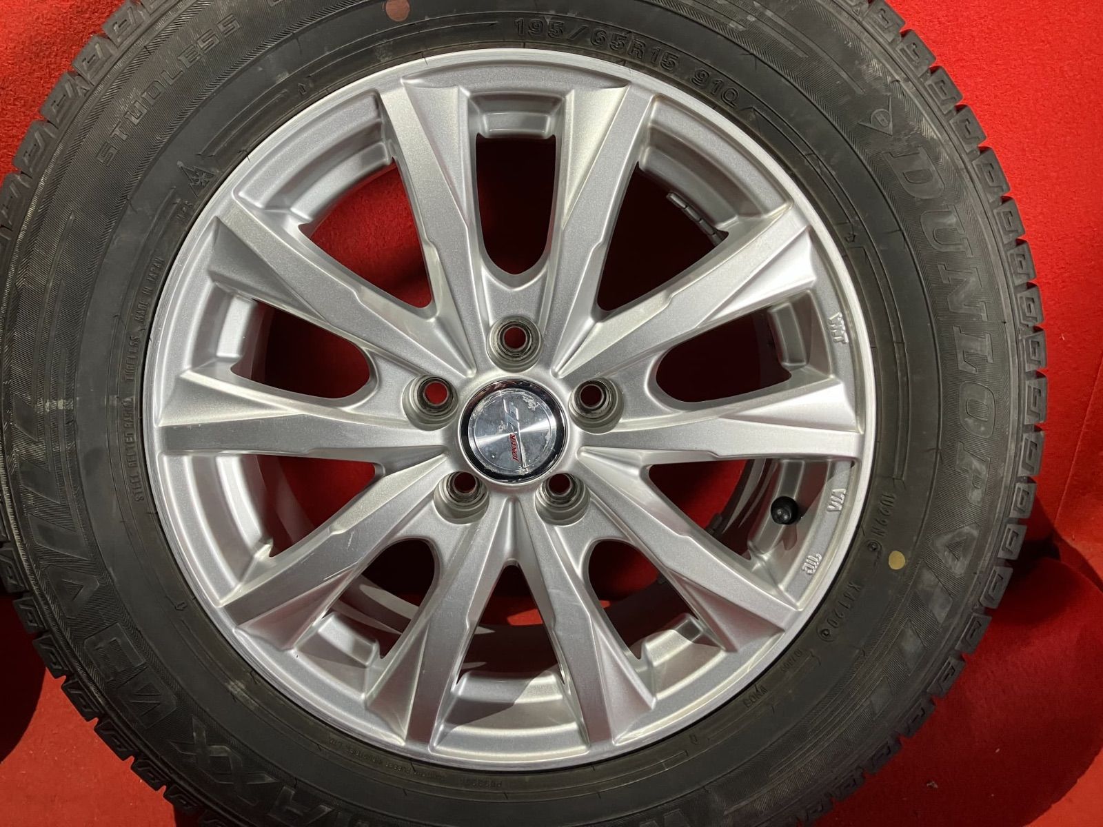 スタッドレスタイヤホイールセット 195|65R15 DUNLOP WM03 15x6.0J 43 100|5H 社外 ジョーカー 4本SET