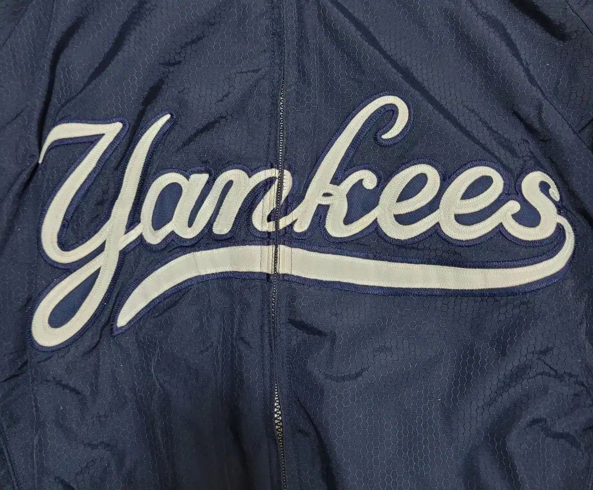マジェスティック NY ヤンキース 刺繍 ジャケット 中綿