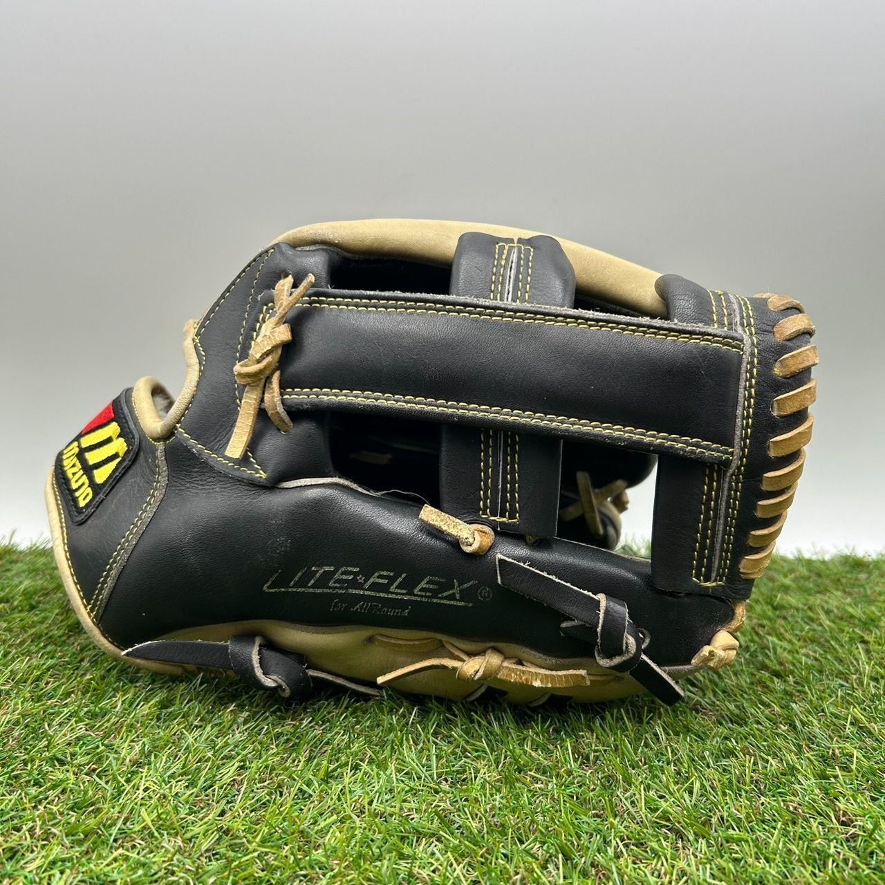 M0552) Mizuno ミズノ ワールドウィン 大人用 軟式 内野手用