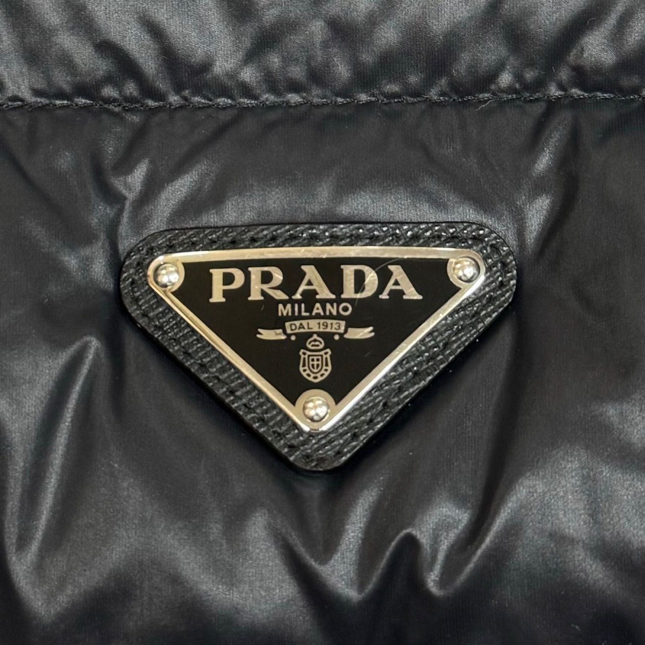 定価45万円 22AW プラダ カシミヤニット ロゴ ダウン XS 黒 バッグ PRADA - 定価45万円 22AW プラダ カシミヤニット ロゴ ダウン XS