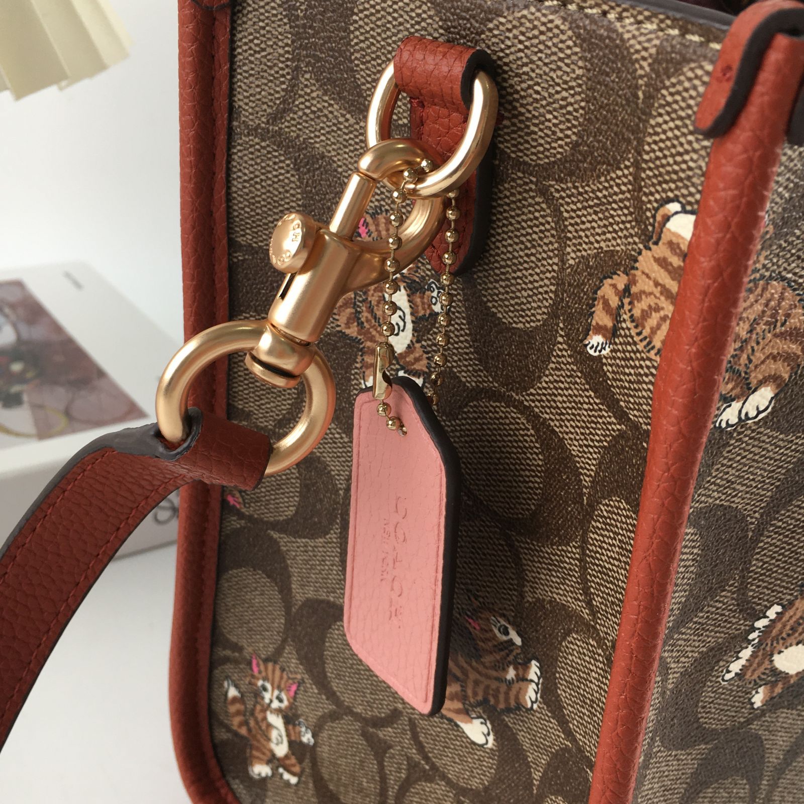 新品 COACH シグネチャー ダンシング キトゥン プリント 猫 キャット|mercariメルカリ官方指定廠商|Bibian比比昂代買代購