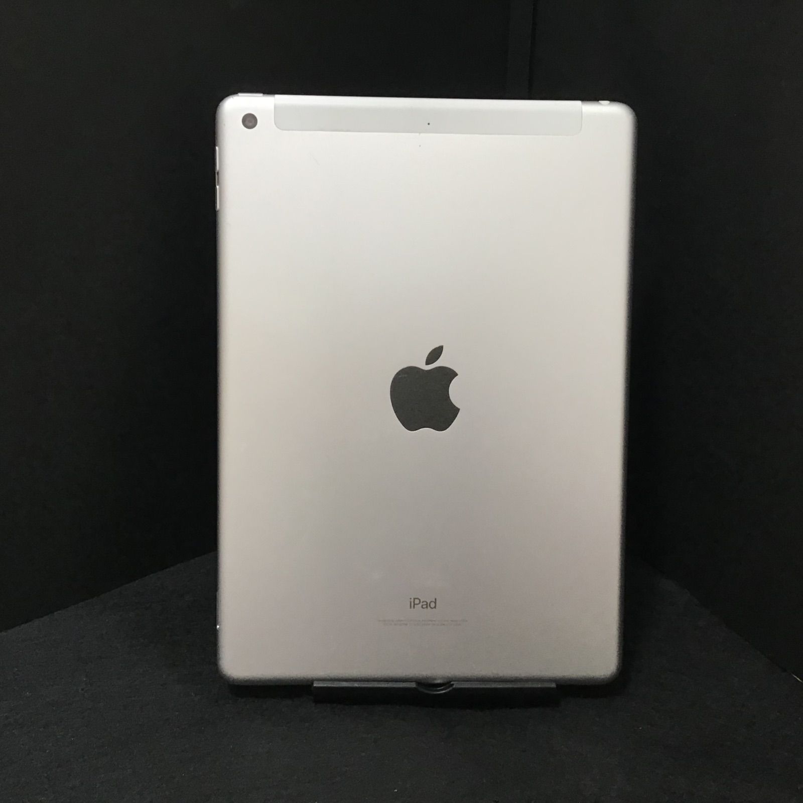 iPad第6世代 32GB SIMフリー 整備済品 - メルカリ