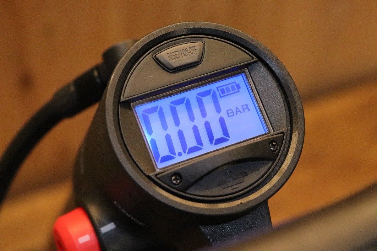 CHARGER フロアポンプ