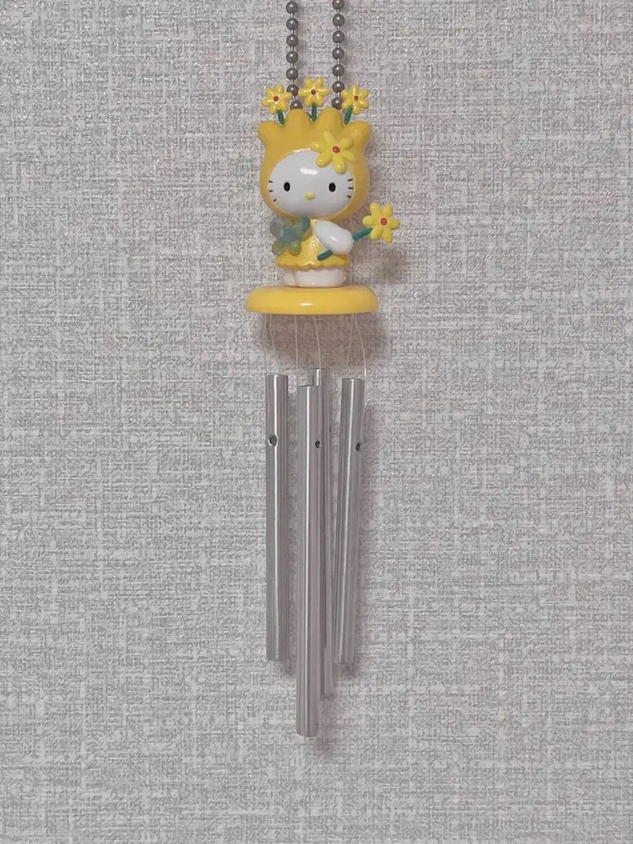 ハローキティ クリアランス 春の花の妖精 マスコット SWING チャイム
