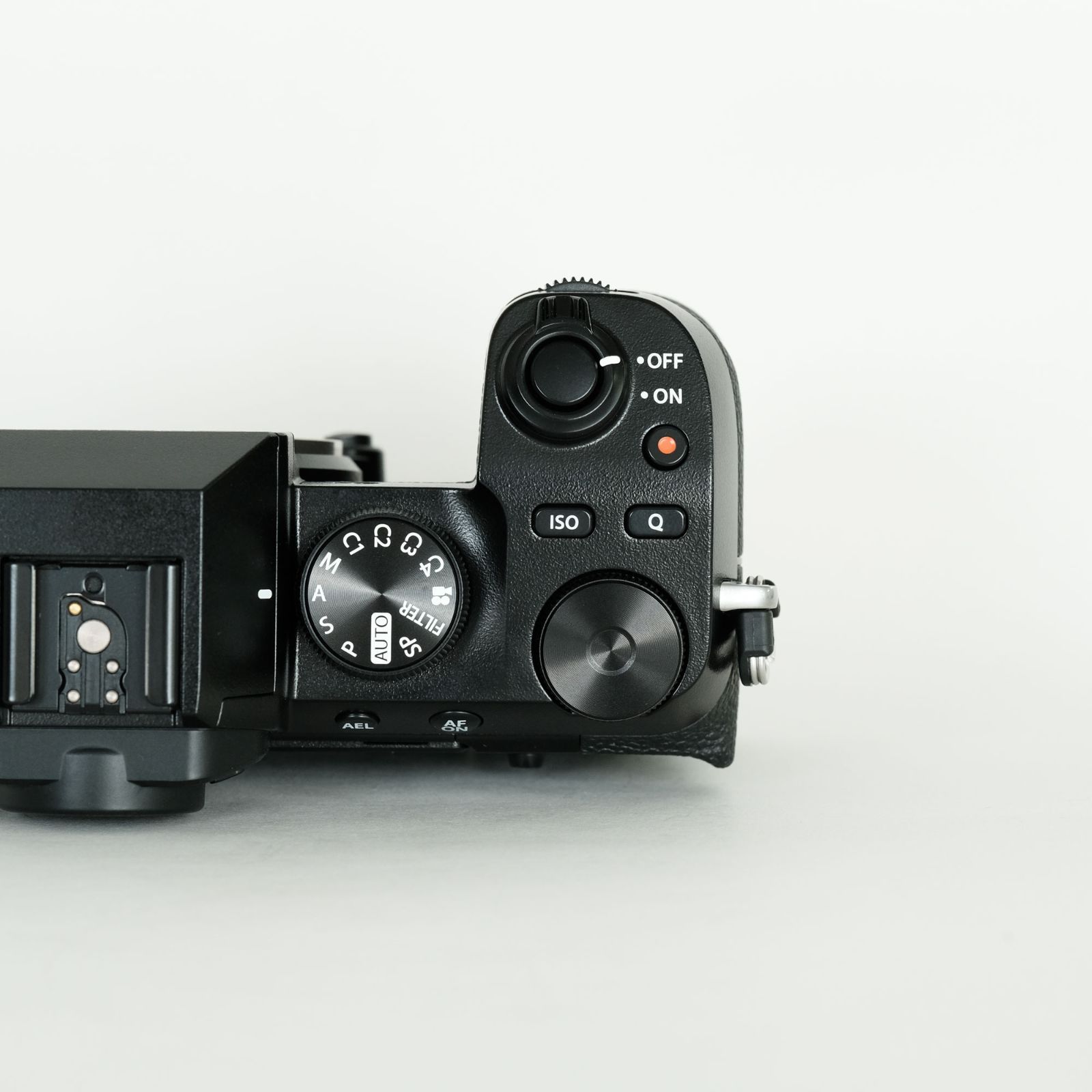 ViltroxがFUJI X-Mount用紅白の限定プライムレンズを発表 | CineD