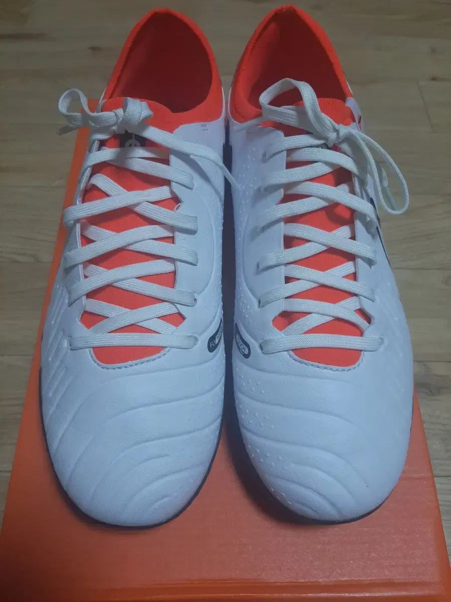 【雷市場（ポンジャン）商品韓国直送】NIKE(ナイキ) ティエンポ レジェンド 10 プロ TF 265