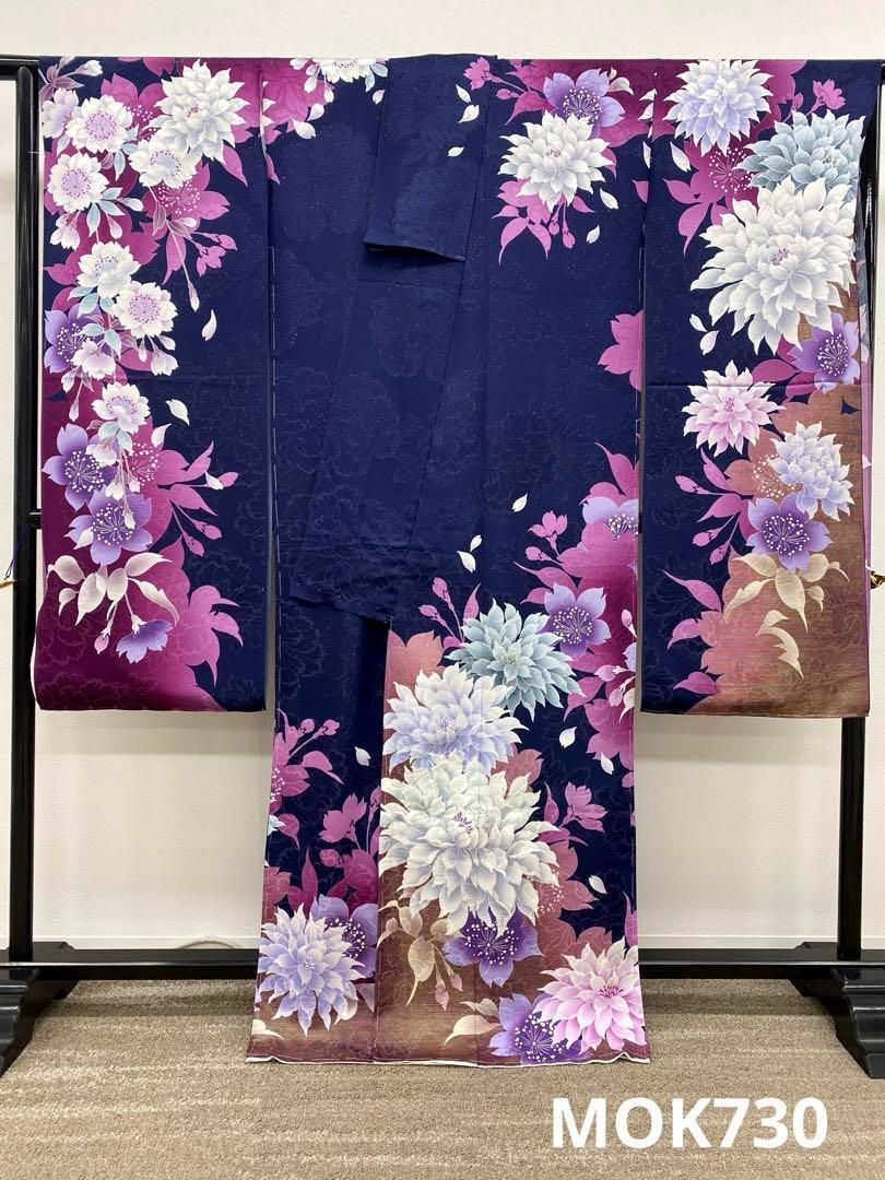 振袖 仮絵羽 舞台衣装 銀通し 刺繍 紋意匠 正絹 未仕立て品 八掛付き 