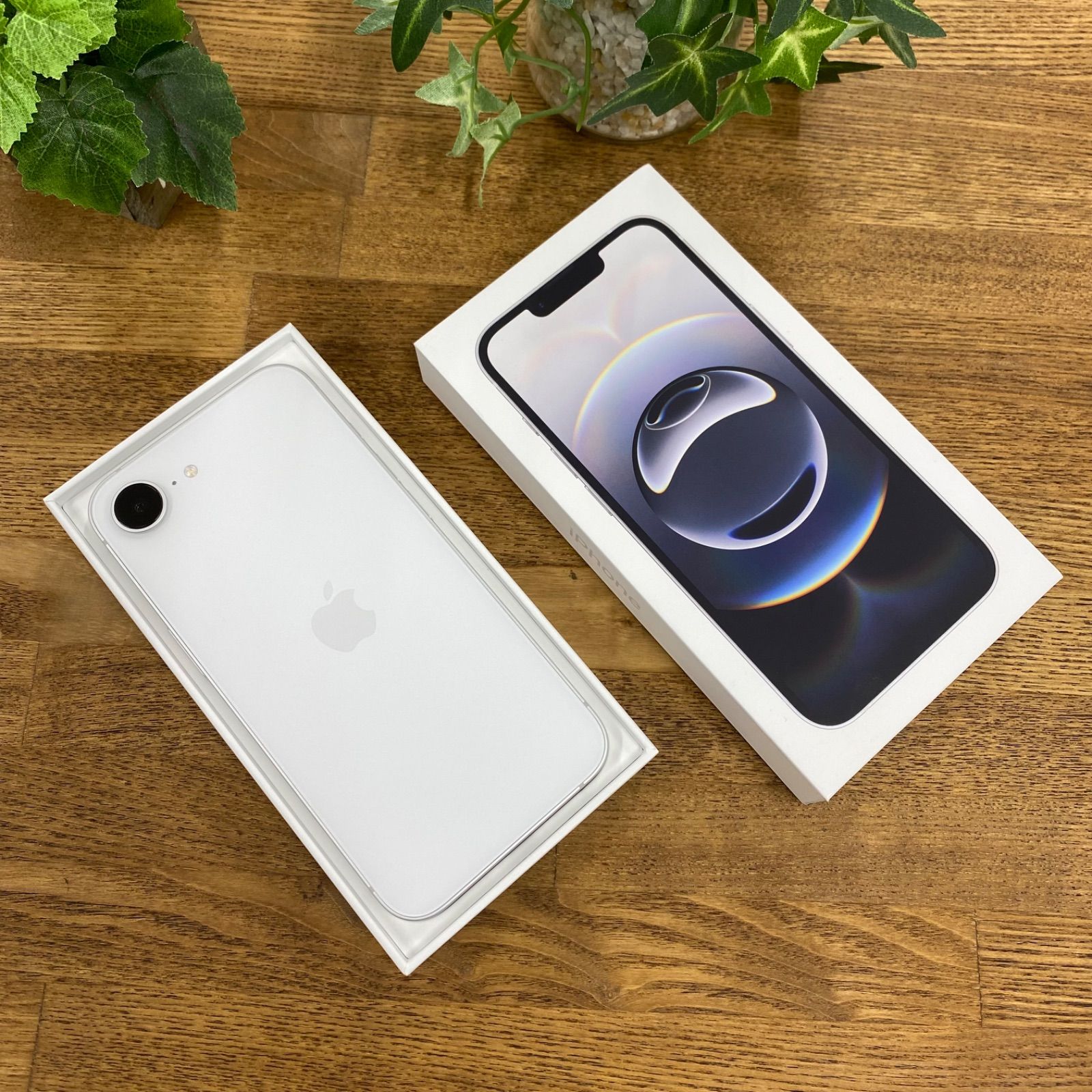 iPhone ☆Appleストア版 国内正規SIMフリー iPhone16 128GB
