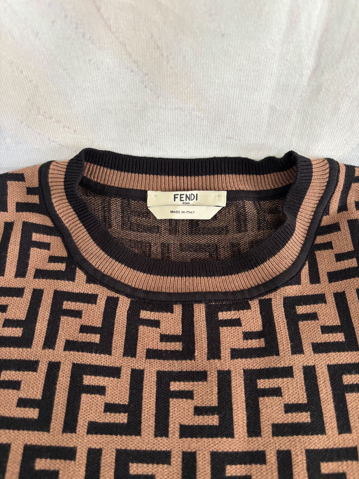 FENDI ファブリック FFロゴモチーフ セーター　美品 ファブリック FFロゴモチーフ セーター 美品 ファブリック FFロゴ