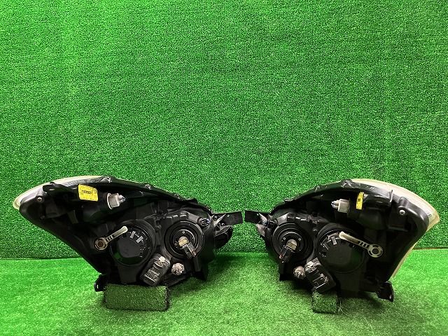 トヨタ ZNE10/14 ウィッシュ 後期 ヘッドライト左右 HID 68-13