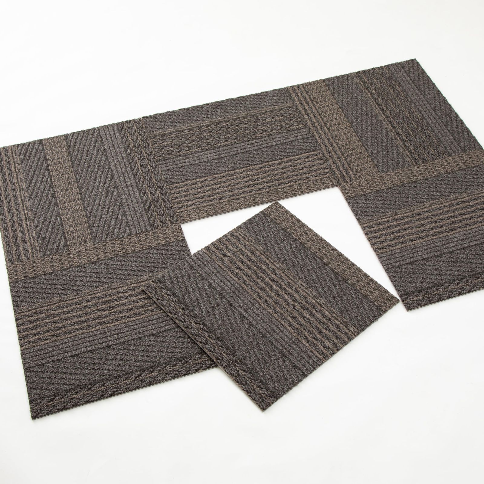 川島織物セルコン(KAWASHIMA SELKON TEXTILES) ケーブルニットⅢ ユニットラグ タイルカーペット ブラウン 50×50cm UR2204 6枚入り/1ケース 日本製