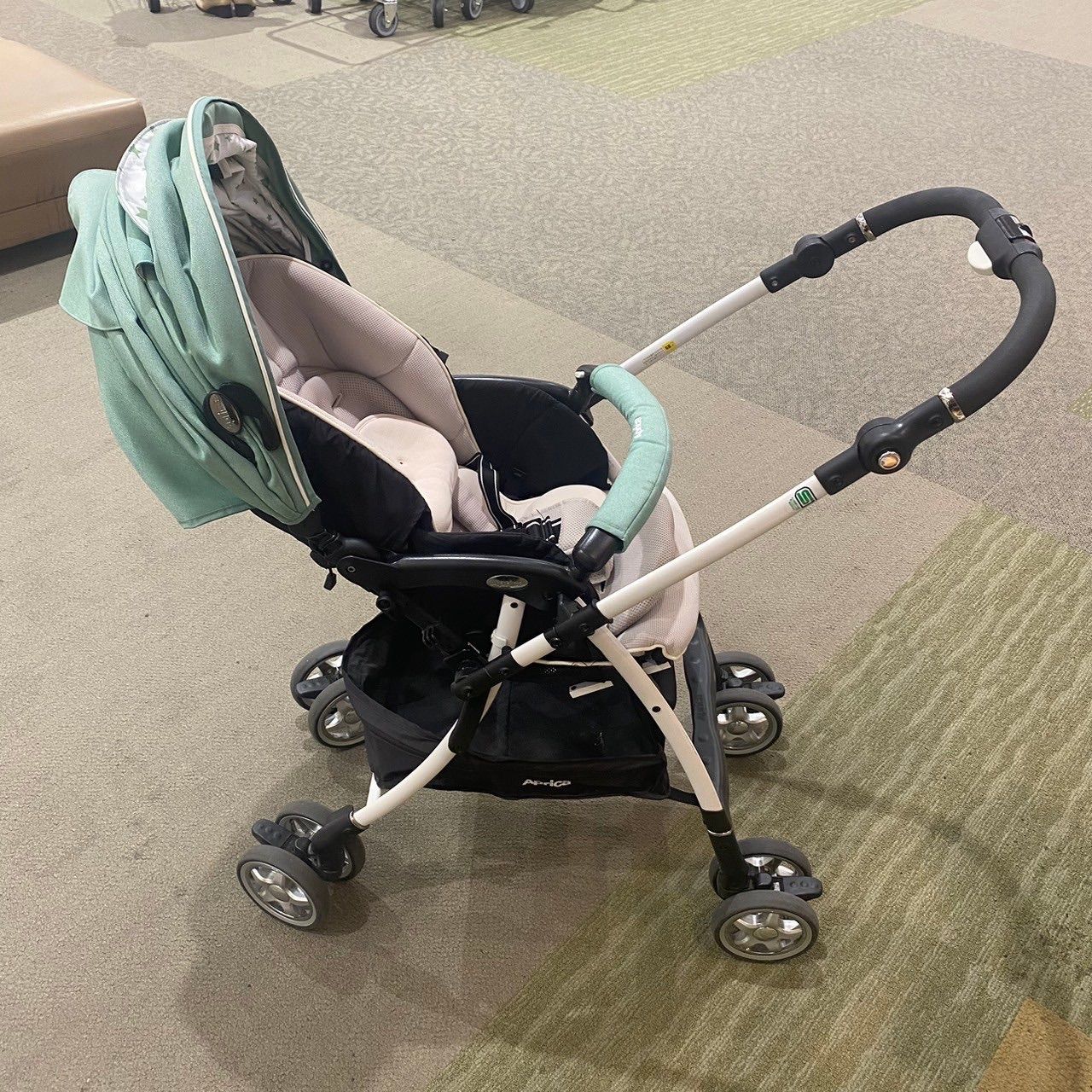 アップリカ ラクーナビッテ スターグリーン ベビーカー 星柄 ハイ  