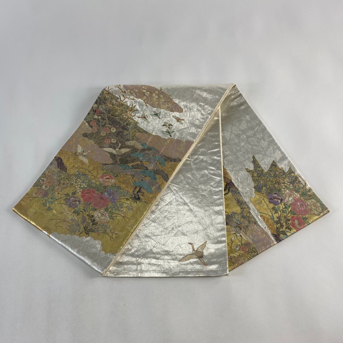 袋帯 秀品 鶴 草花 螺鈿箔 箔 銀色 お太鼓柄 正絹 【中古