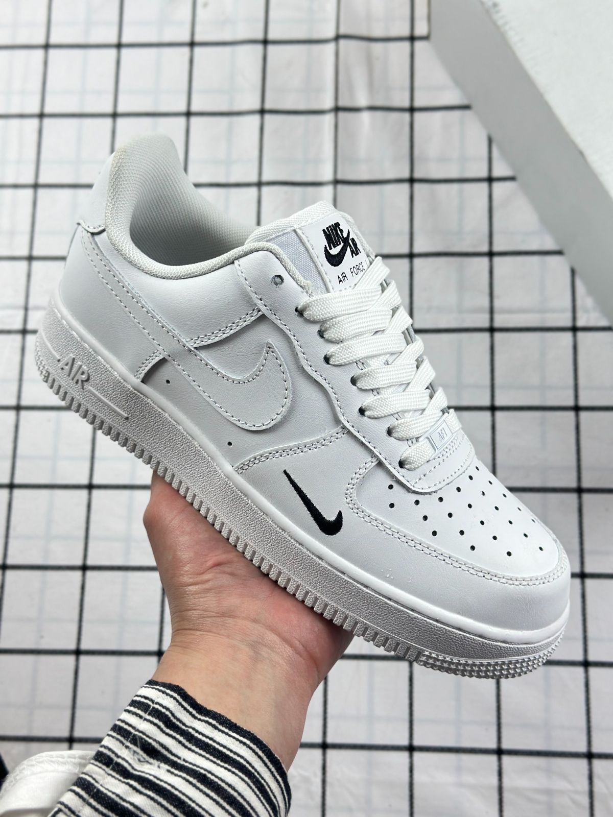 新品未使用 Nike Air Force 1 Low