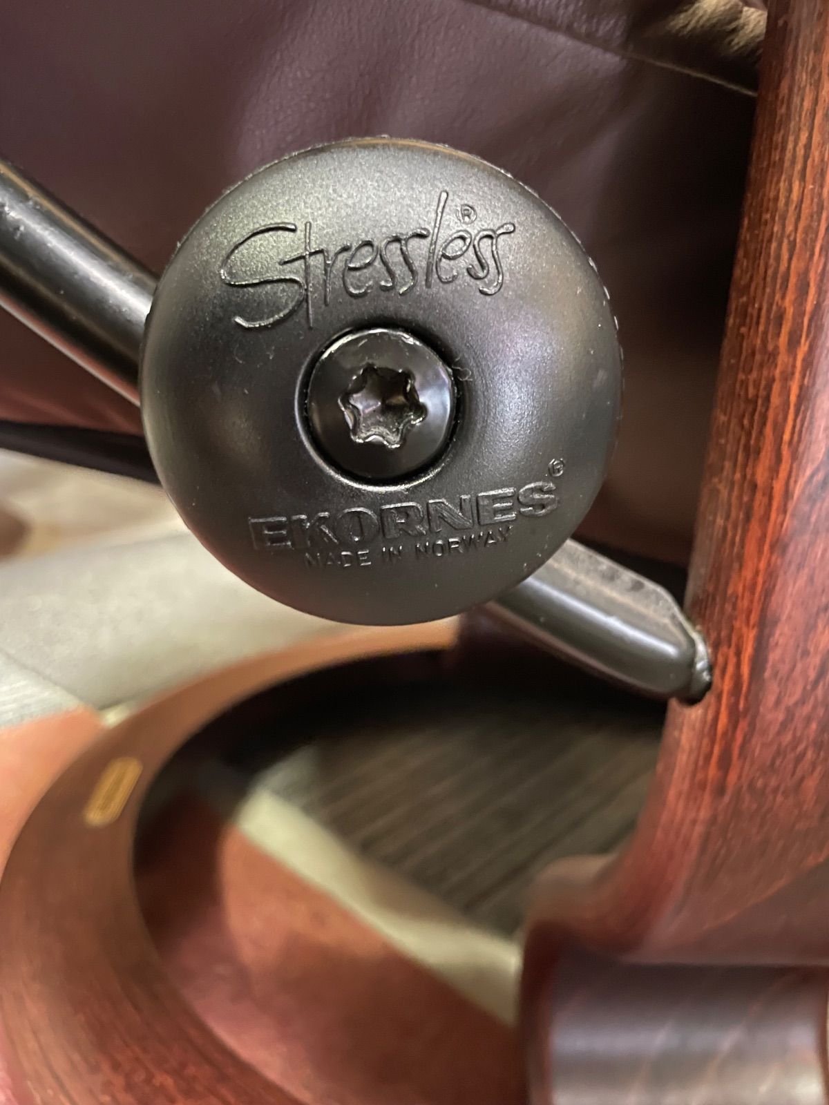 ストレスレスチェア オットマン付き