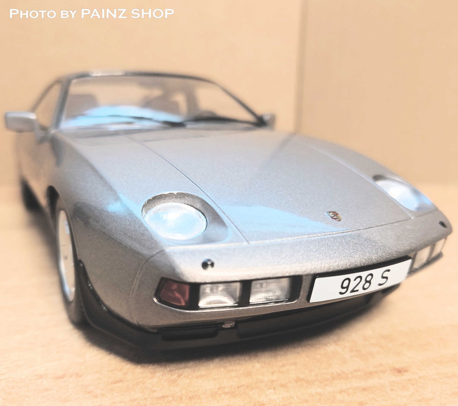 1/18 ポルシェ928S 1979 Porsche シルバー COUPE MGC製ダイ