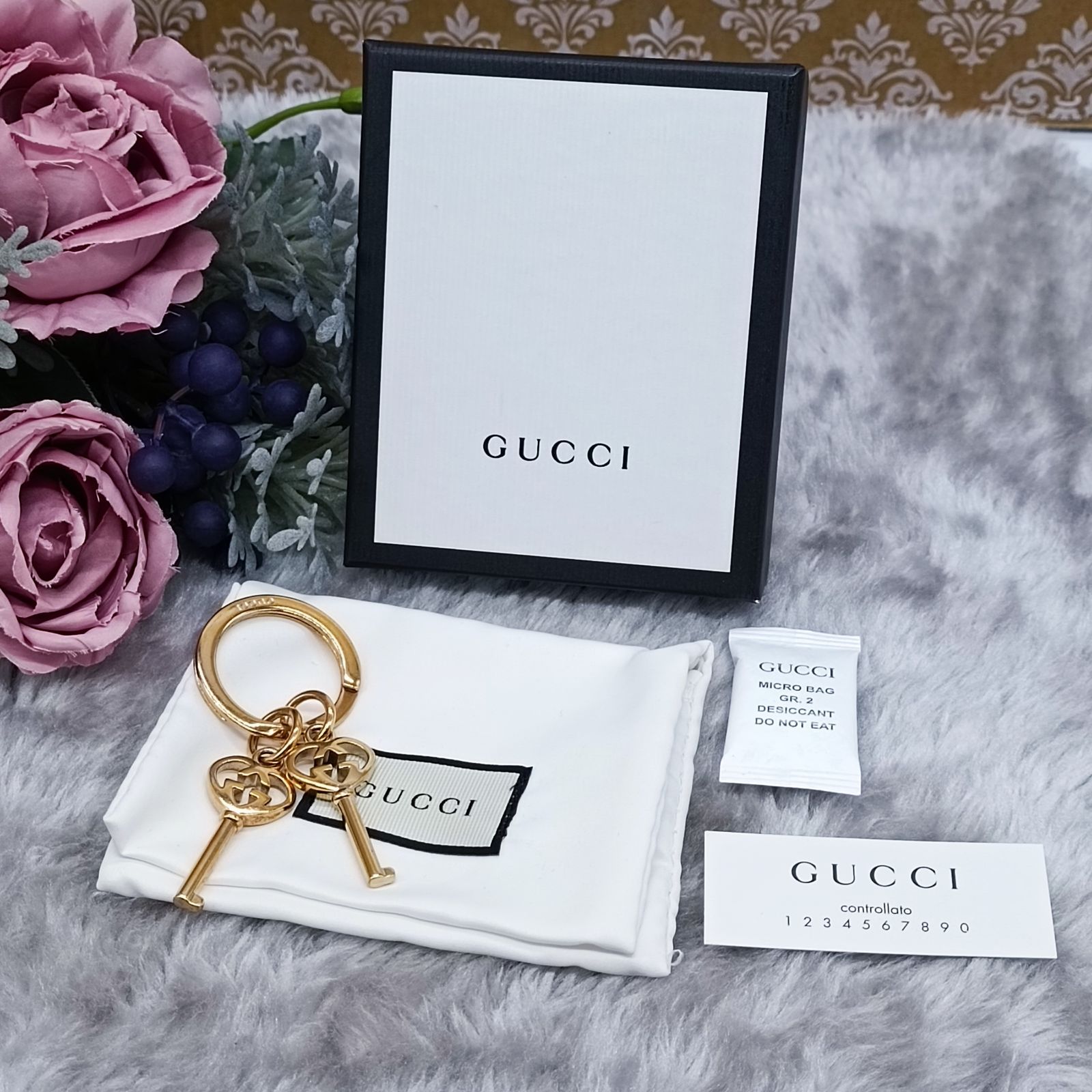 GUCCI 》 グッチ キーホルダー 309778-J160G-8053 GGラブリー GGハート 