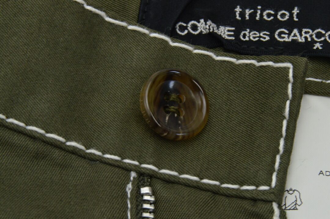 カーキ レディース