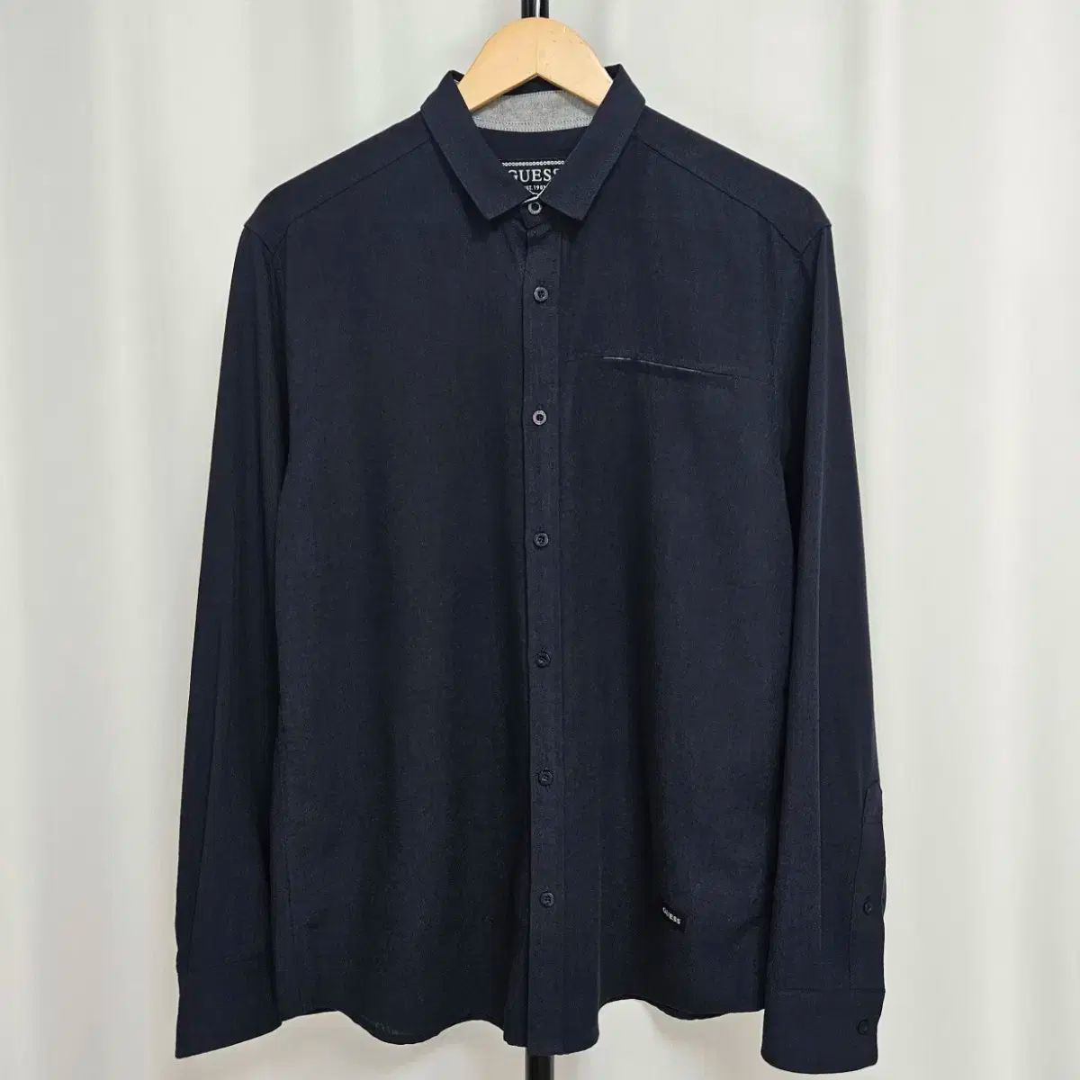 GUESS(ゲス) リネン混 ネイビーシャツ (未使用)