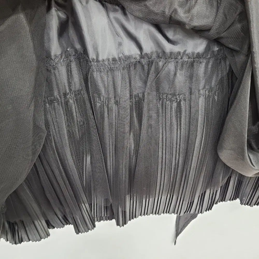 フリル アシメントリー