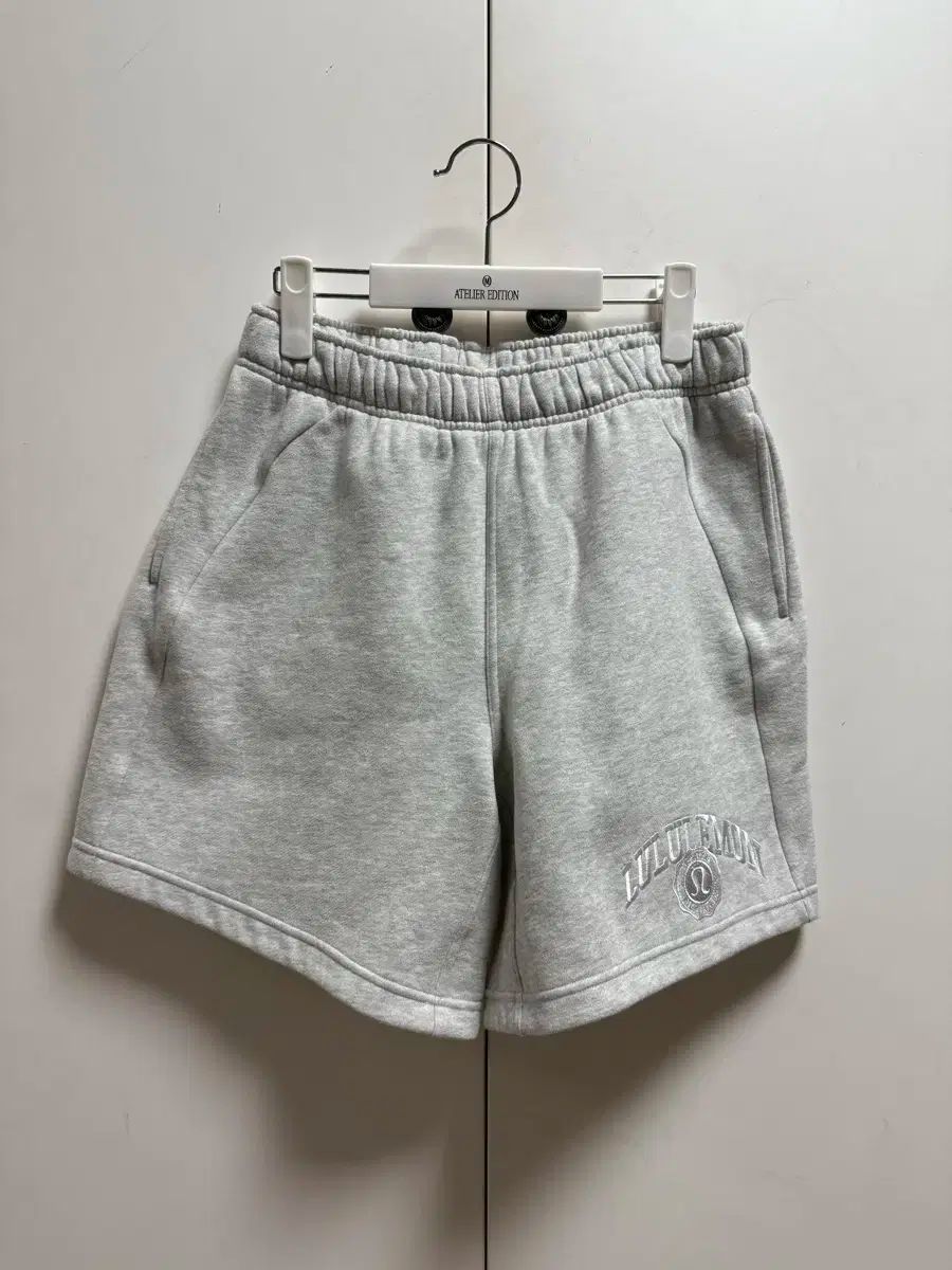 ルルレモン_ scuba ミッドライズ オーバーサイズド ショーツ 7インチ グラフィック - グレー S DECORATOM_COM_BR