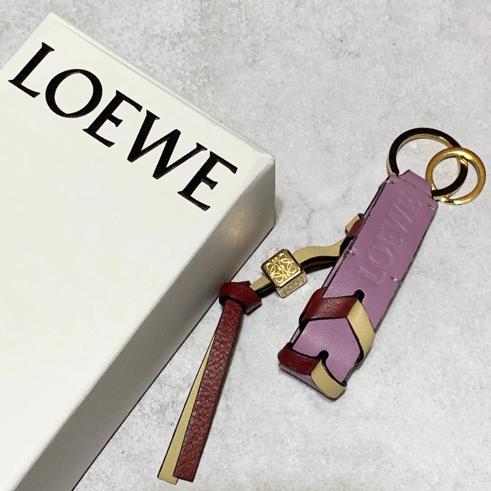ロエベ キーホルダー(チャーム) - レザー