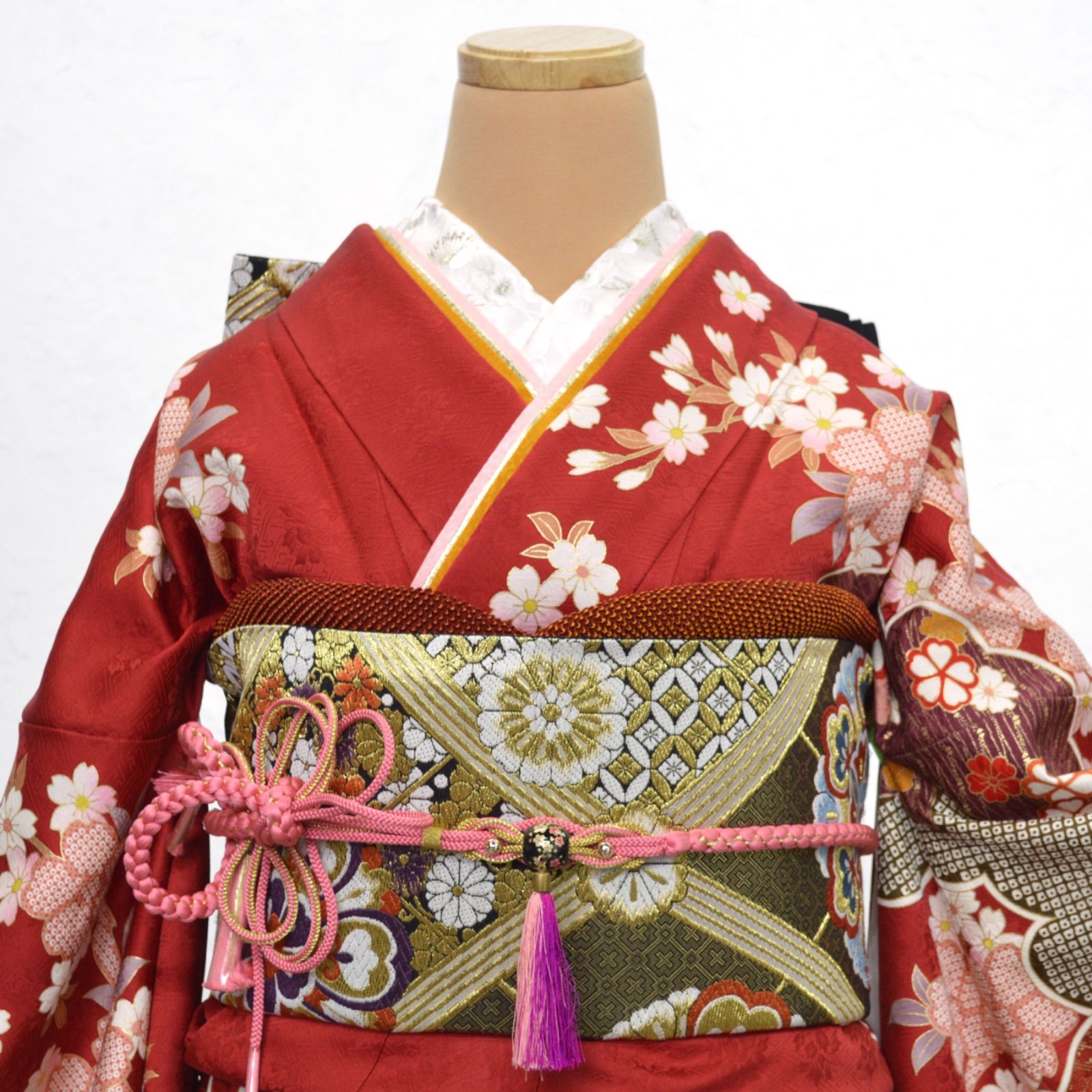 数回使用のみ パールトーン加工正絹振袖フルセット 豪華金彩 金刺繍