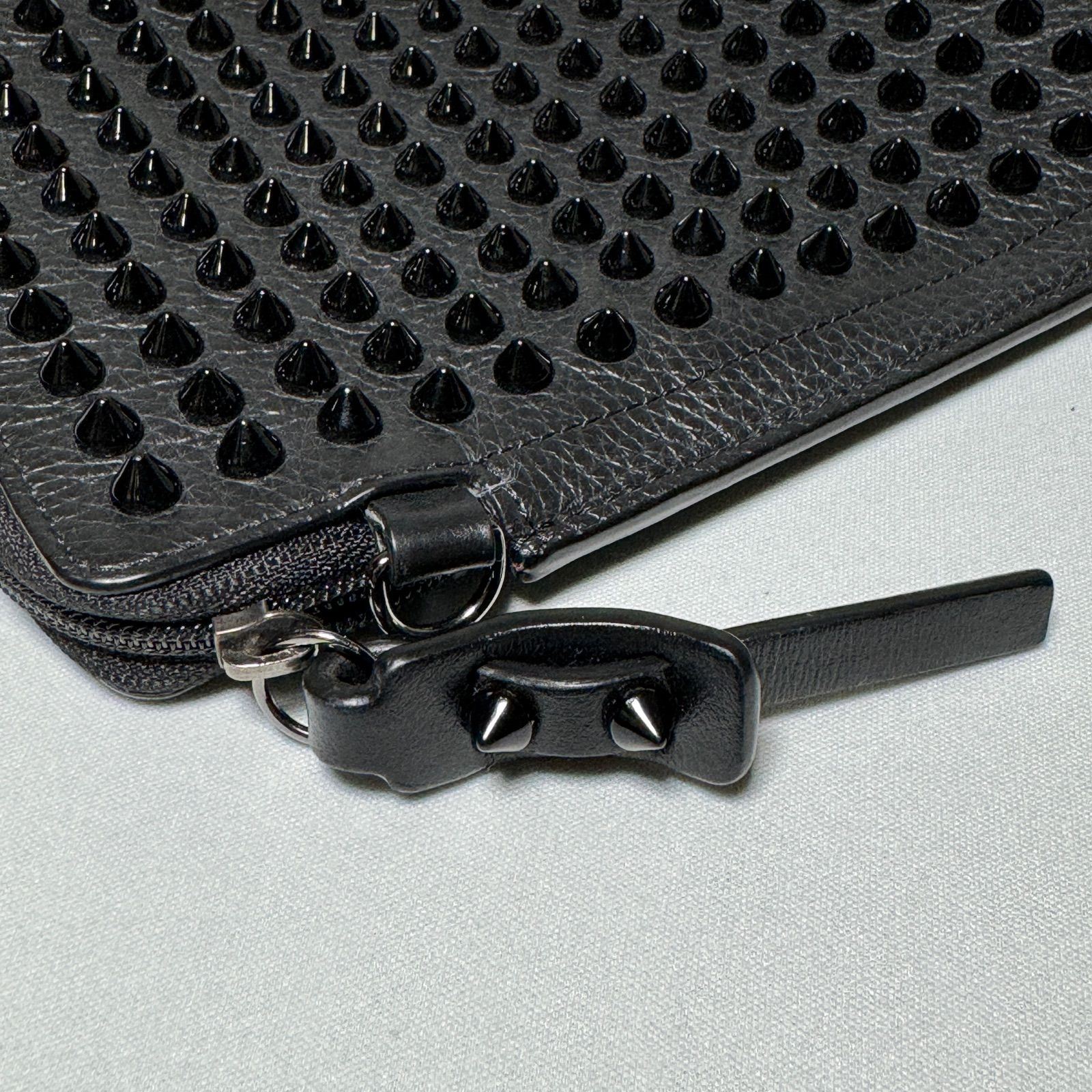 CHRISTIAN LOUBOUTINクリスチャンルブタンLoubilab phone pouch