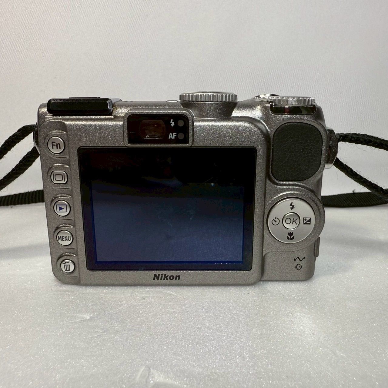 ぜ-25 ニコン Nikon COOLPIX P5000 3.5x シルバー - メルカリ