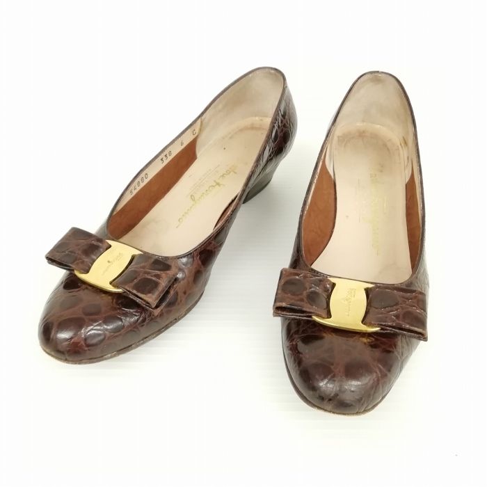 サルヴァトーレフェラガモ ヴァラ ローヒールパンプス ラウンド