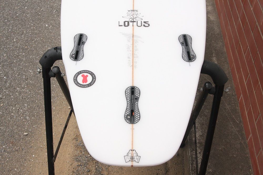Used ACSOD WHITE LOTUS：5'11(180.4cm) x 19,3/8(49.2cm) x 2,1