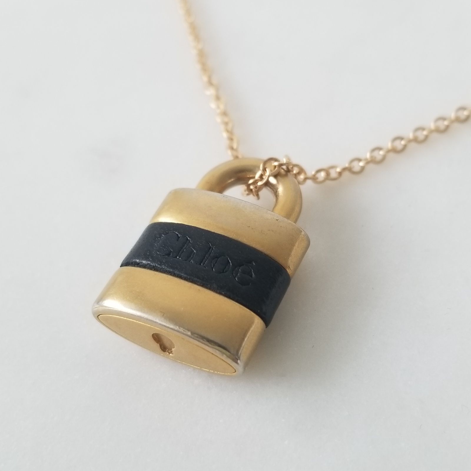 お値下げ中！Chloé 鍵と南京錠のゴールドネックレス クロエ ネックレス アクセサリー ペンダント コリーン パッド
