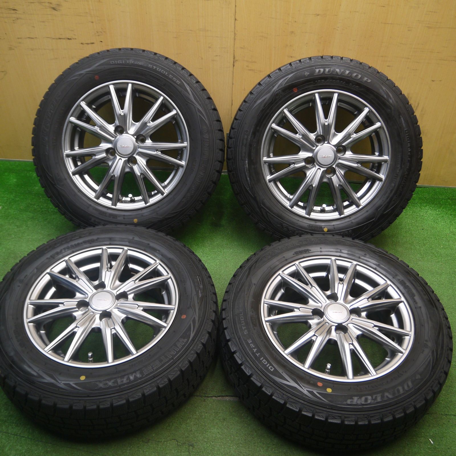 [送料無料] バリ溝！キレイ！9分スタッドレス 175/70R14 ダンロップ ウインターマックス WM01 VELVA KEVIN ヴェルヴァ 14インチ PCD100/4H5021810Hス