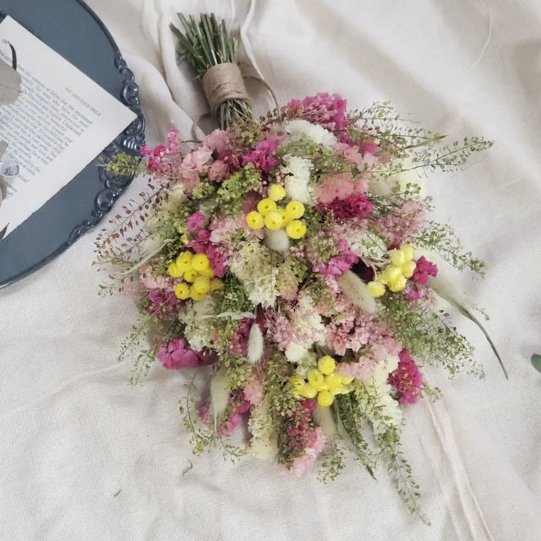 華やかスターチススワッグ プロテアとスターチスの華やかスワッグ (34㎝) 