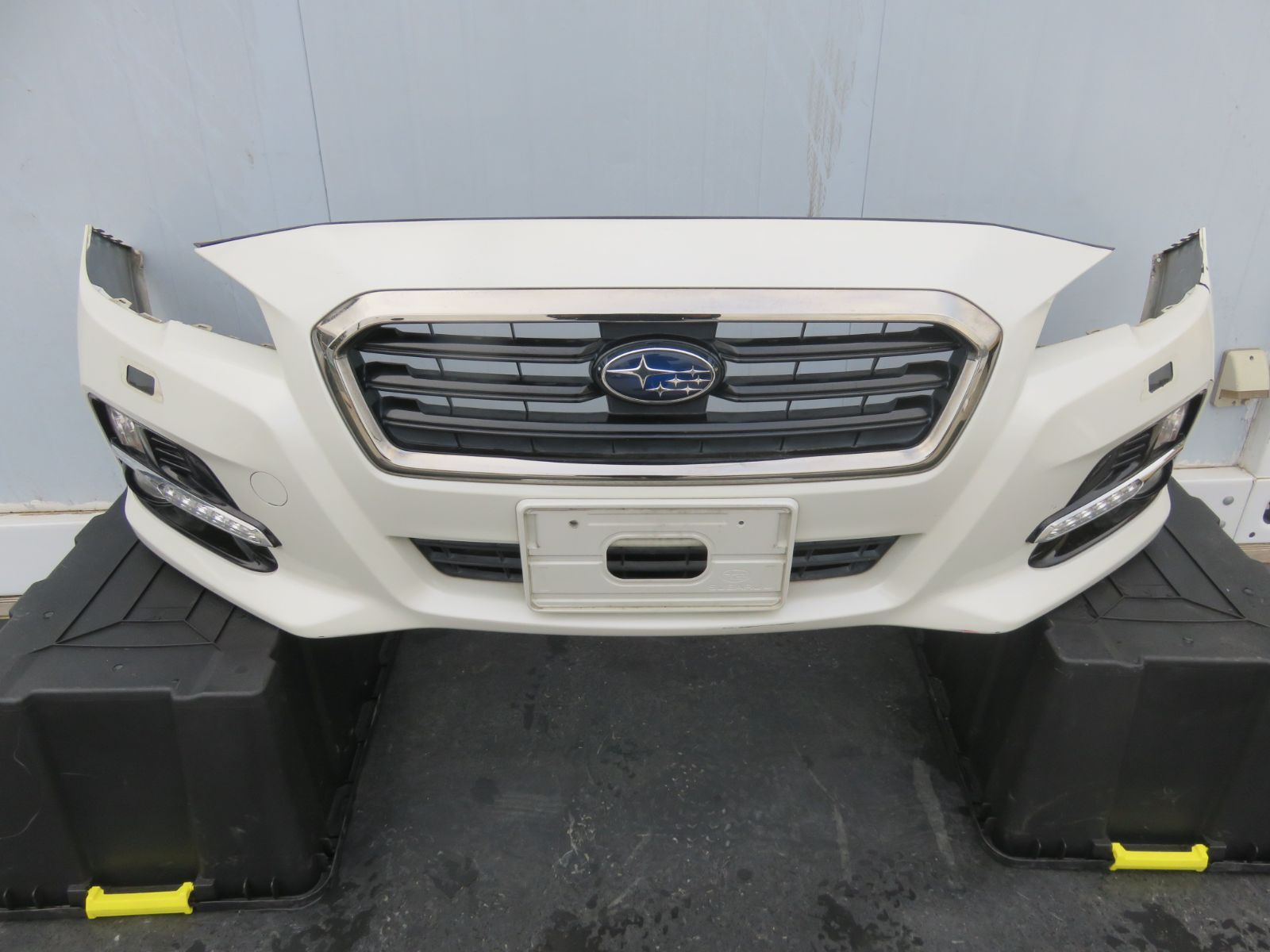 SFC2557 スバル VM4 VMG レヴォーグ 純正 フロントバンパー K1X クリスタルパールホワイト