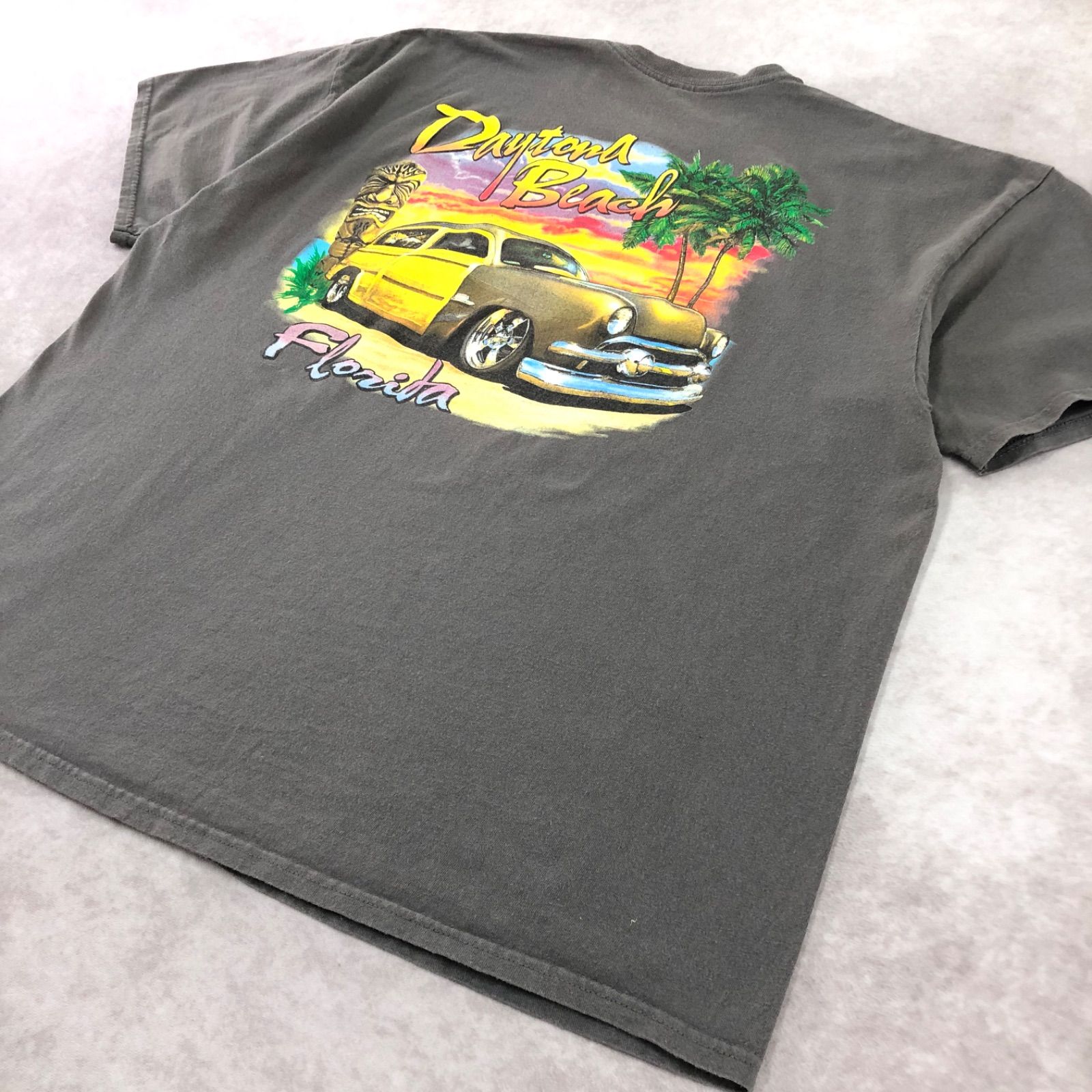 GILDAN ギルダン プリント 夕焼け ヤシの木 ビーチ 海 レトロ 旧車 クラシックカー Tシャツ 半袖 古着 USED Vintage ヴィンテージ アメカジ ビッグシルエット オーバーサイズ