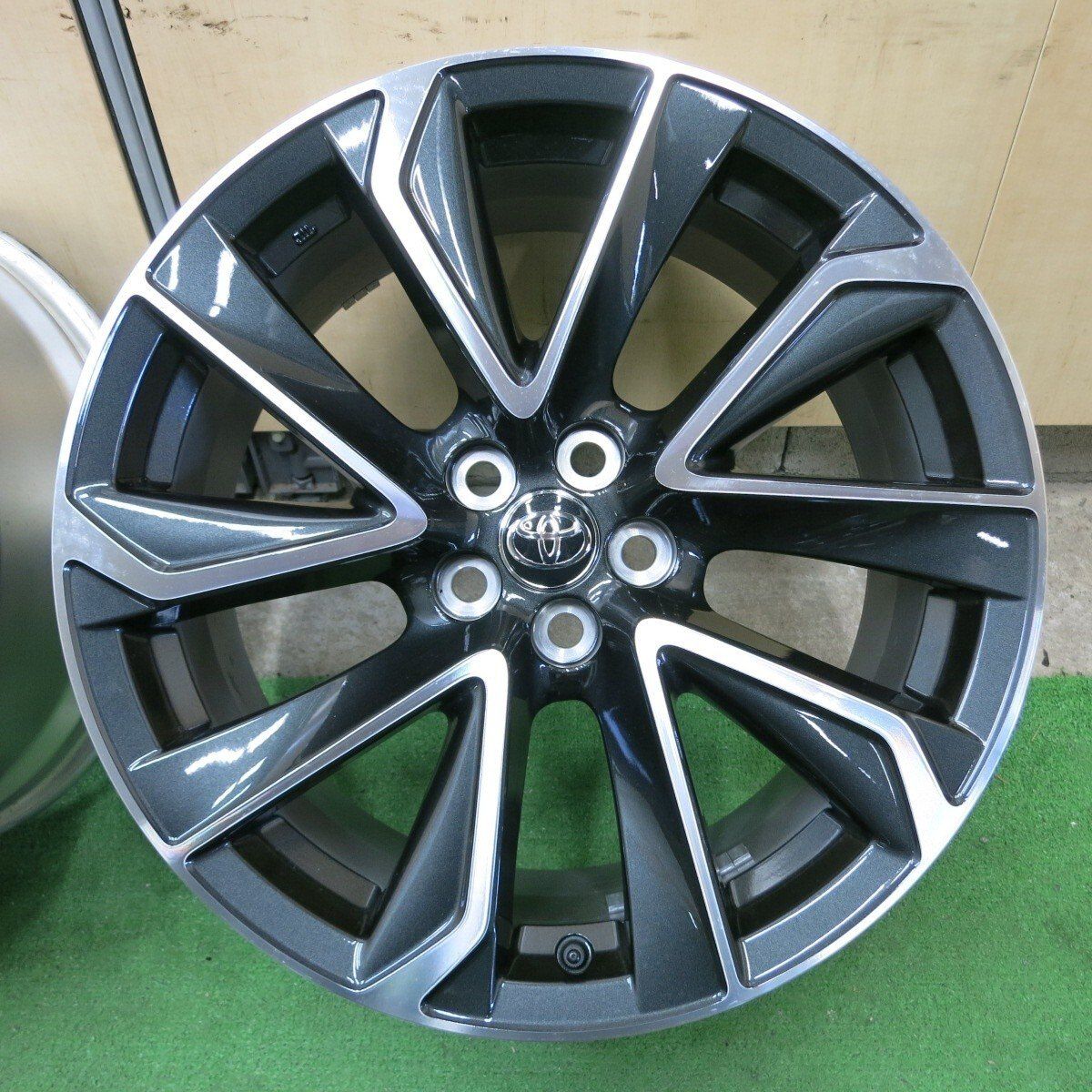 新車外し 1本 トヨタ カローラ スポーツ GZ 純正 ENKEI ホイール 18インチ 18×8J エンケイ PCD100|5H 4090702ナホ 1