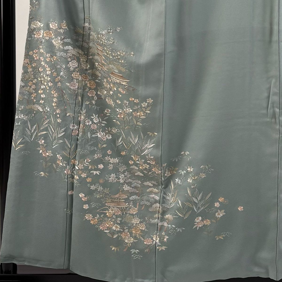 付下げ 身丈157cm 裄丈63cm S 袷 草花 松竹梅 刺繍 金糸 青灰色 正絹 秀品