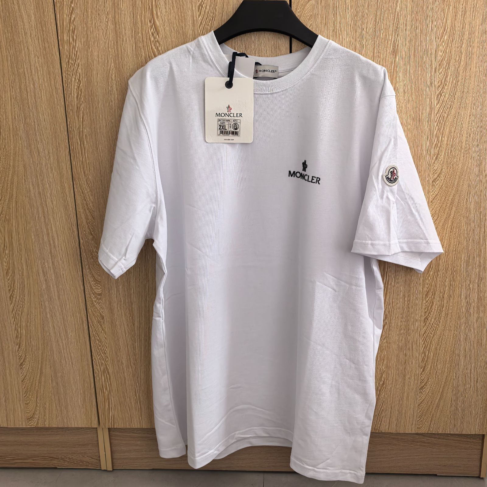 セール13%OFF】モンクレール MONCLER MONCLER Tシャツ 8C00002