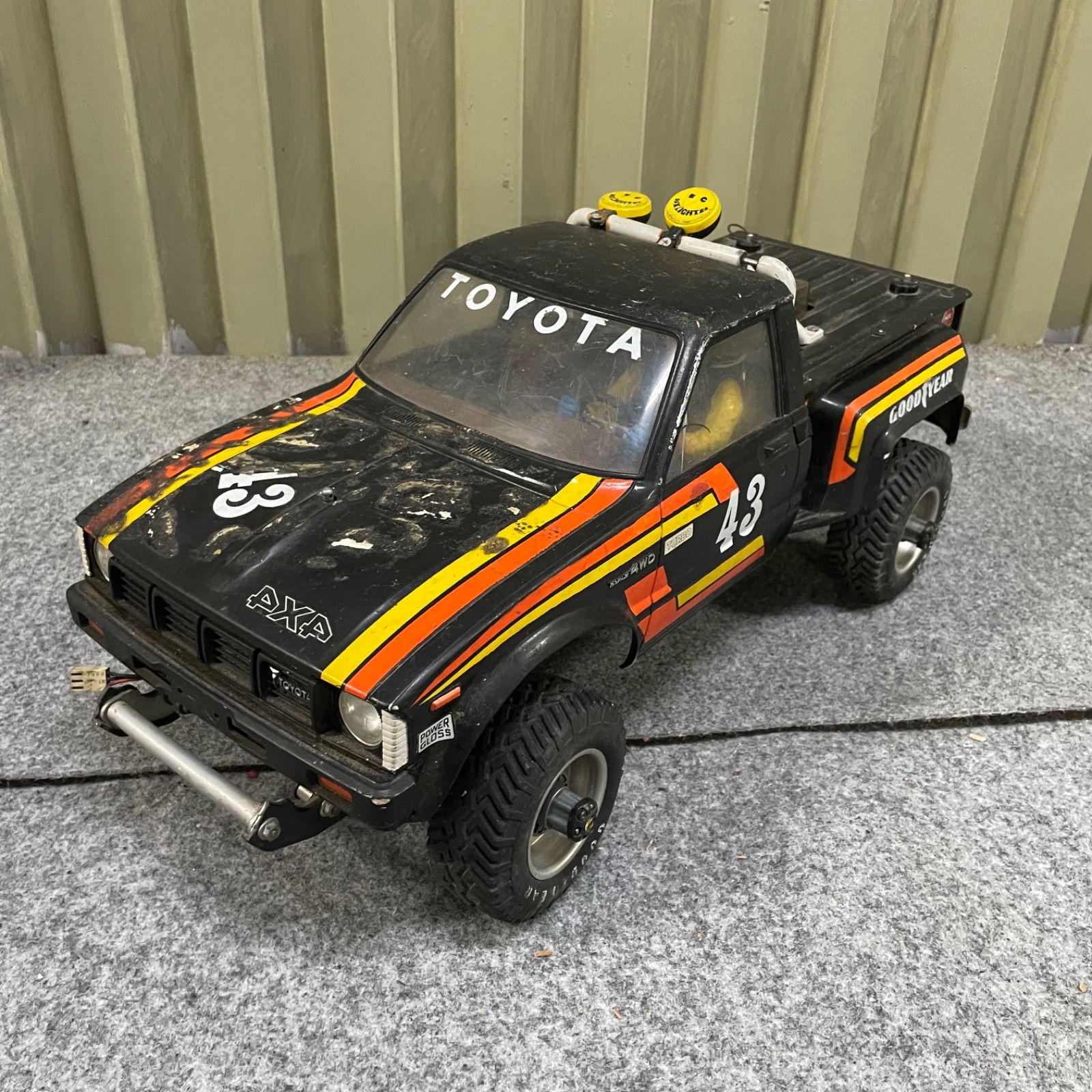 ♭ TOYOTA 旧車 当時物 トヨタ ハイラックス 4WD ラジコン 現状品