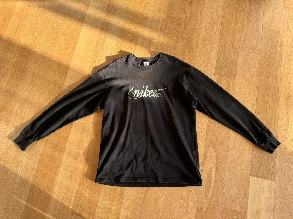 Nike(ナイキ） 中国語 新年 長袖 ロングスリーブ US M 黒 Tシャツ 