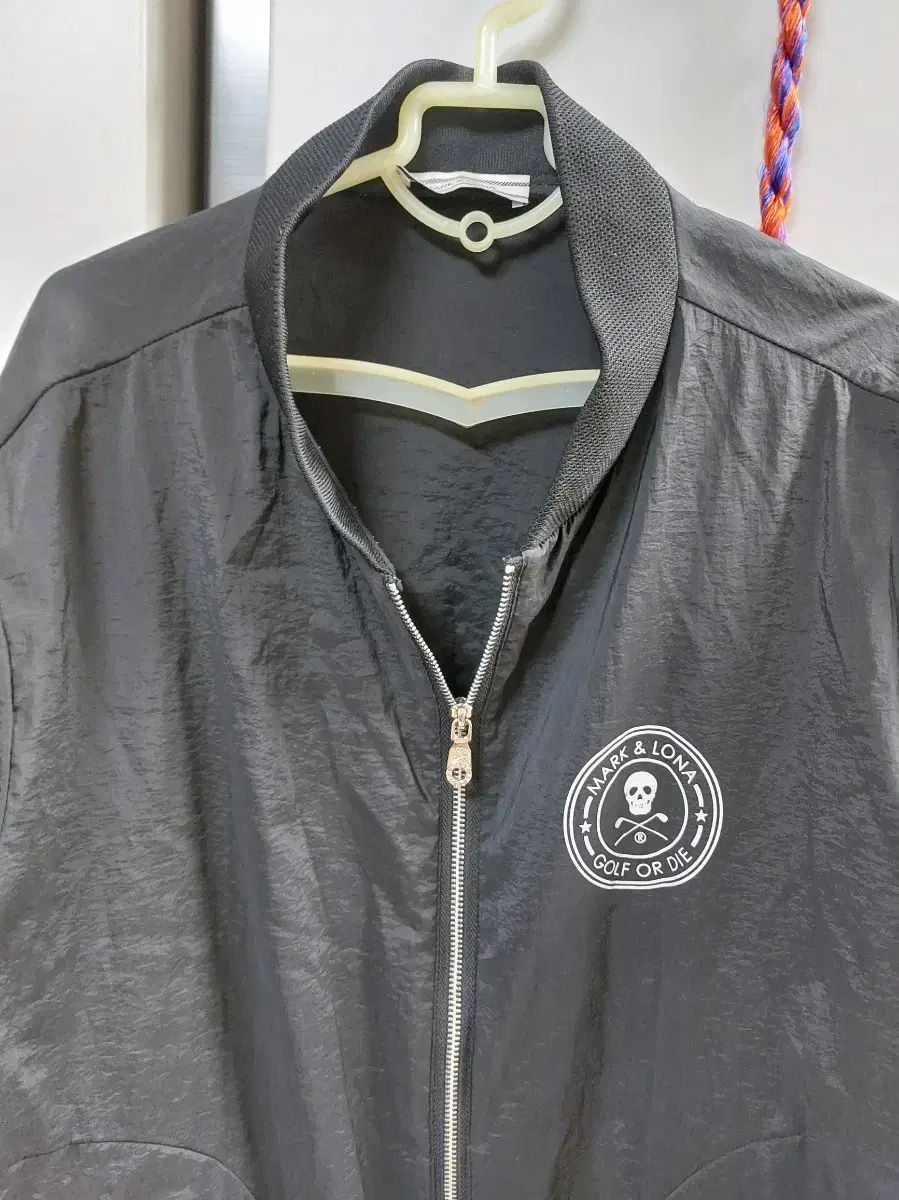 新品 タイトリスト メルセデスベンツ 長袖ゴルフシャツ ブラック