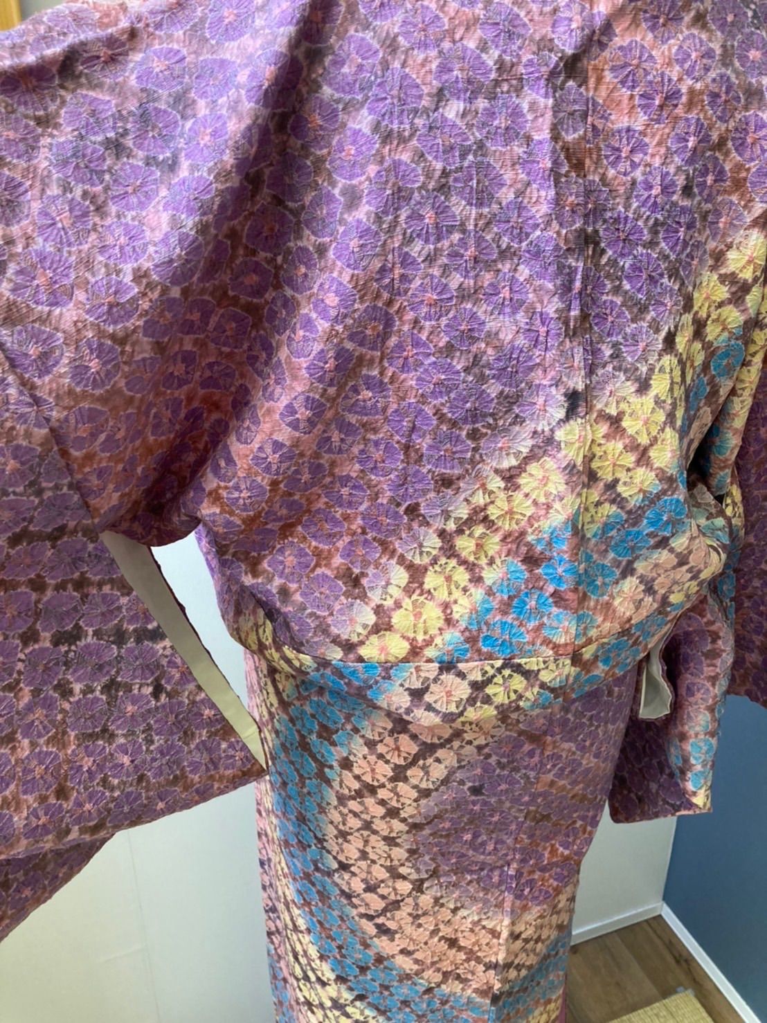 【値下げ】401mh7●菅原工房 菅原結 漢方染訪問着 紬 総刺繍 ふくよか 漢方染紬 袷 着物 絞り 菅原工房 漢方染 紬 正絹 茶グレー 緑 草花