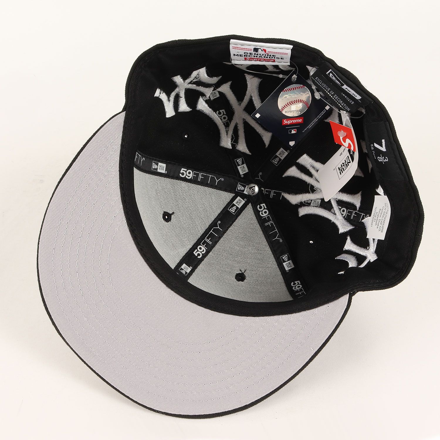 Supreme ブラック ベースボールキャップ 7 3/8 Supreme 黒 ベース