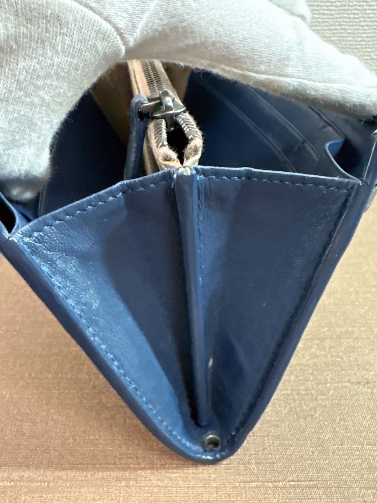  ボッティガヴェネタイントレチャート ラウンドファスナー長財布 ネイビー 長財布 小物