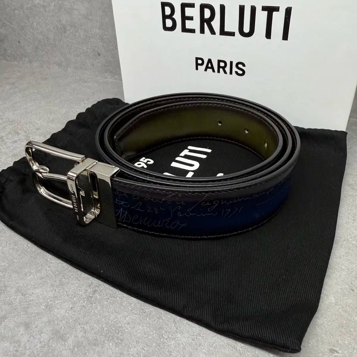 希少　ベルルッティ　リバーシブル　ベルト エッセンス リバーシブルベルト | ベルルッティ JP